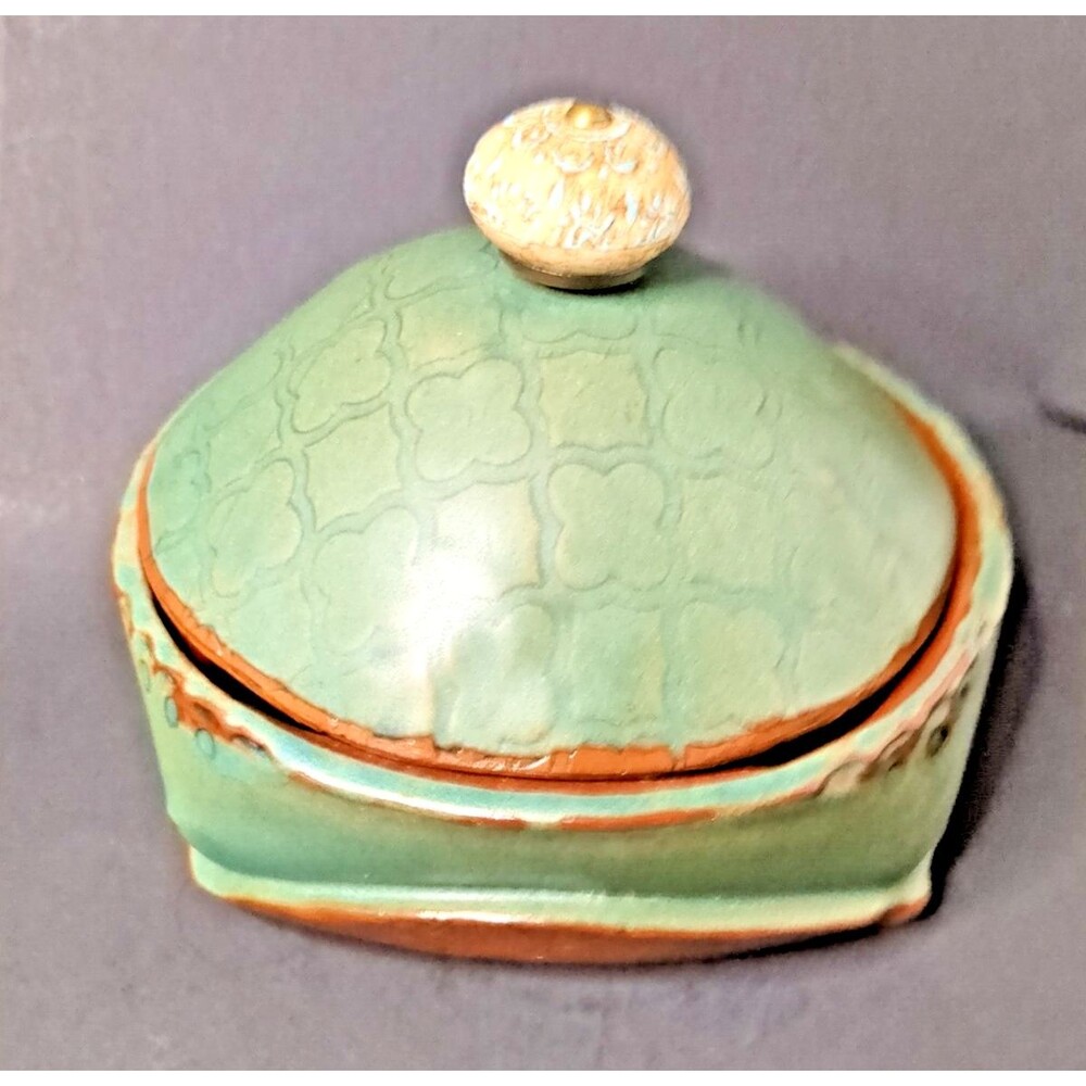 HAND CRAFTED POTTERY COVERED LIDED DISH BOWL SIGNED  Vintage